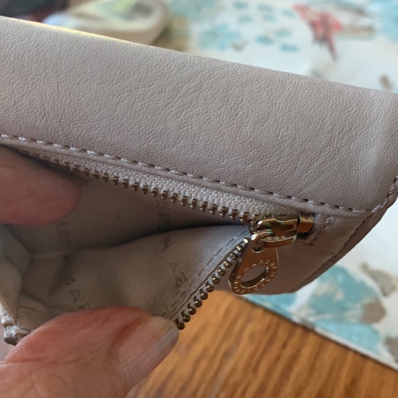 Marc by Marc Jacob’s Leather Wallet - Picture 4 of 5